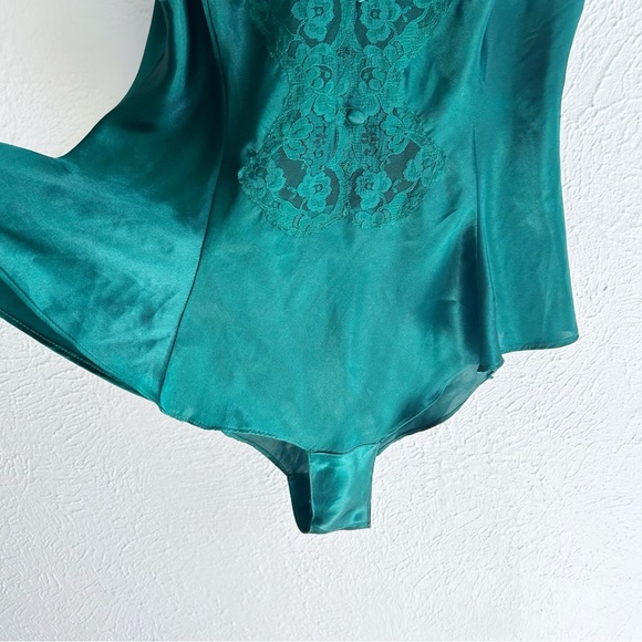 Victoria’s Secret Vintage Gold label Satin Teddy Bodysuit Emerald Green Sz Small - Picture 3 of 6